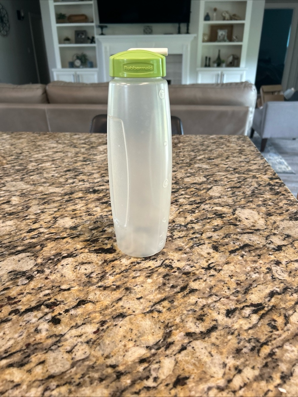Rubbermaid 32 oz Chug Flip Top Water Bottle Green Lid Reusable Retired Plastic